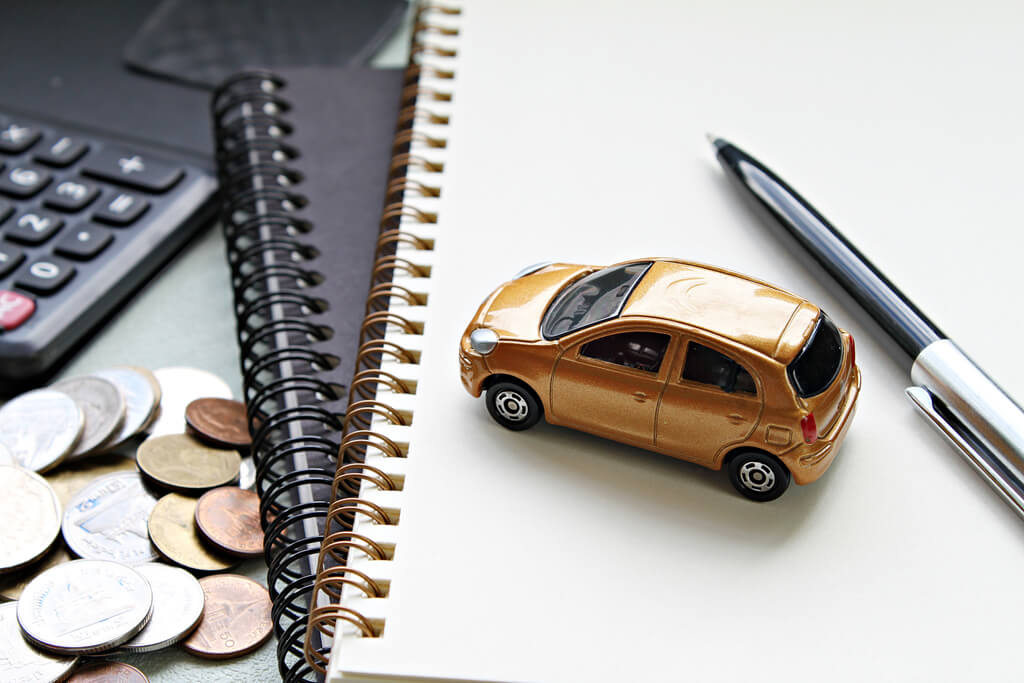 weighing the pros and cons of refinancing a car